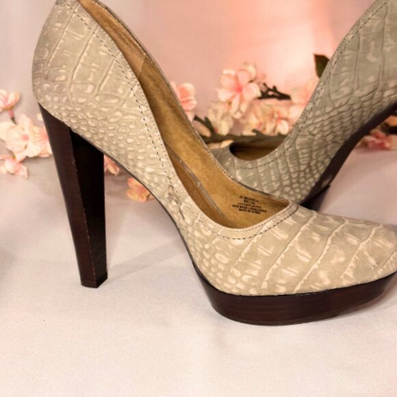 Jessica Simpson, Chunky, Gray, Nubuck Leather Pumps - Picture 9 of 9